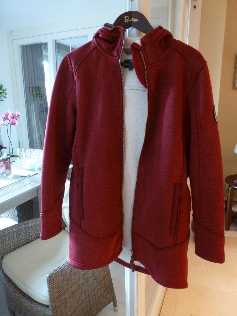 HUMAN NATURE winter lang 89 cm vest 42 -GRATIS zend, Verzenden, Nieuw, Maat 42/44 (L), Rood