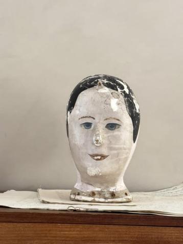 Franse marotte milliner's head beschikbaar voor biedingen