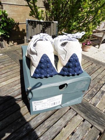 New Balance 327 wit beige sneakers NIEUW maat 40 - 40,5 beschikbaar voor biedingen