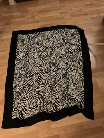Merk Pareo omslagdoek kleur zwart/wit 1.20 x1.40 mt beschikbaar voor biedingen
