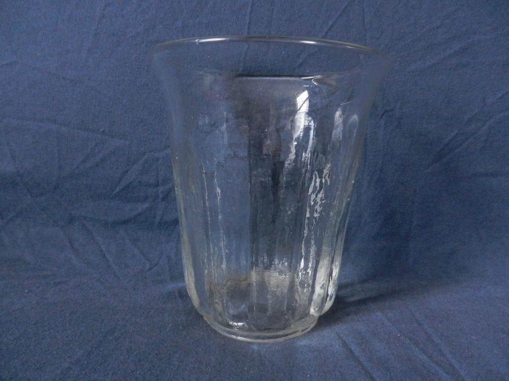 Witte glazen vaas Bambusa Maastricht WJ Rozendaal h 15,1 cm, Antiek en Kunst, Antiek | Glas en Kristal, Ophalen of Verzenden