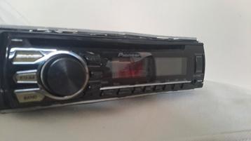  Pioneer DEH‑1700UB – Bluetooth, USB, AUX – werkt perfect beschikbaar voor biedingen