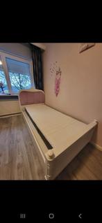 Meisjesbed met roze accenten, Huis en Inrichting, Ophalen, 90 cm, Eenpersoons, Zo goed als nieuw
