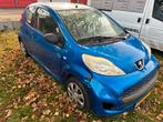 Peugeot 107 Rijdbare Schade - APK mogelijk!, Auto diversen, Schadeauto's, Blauw, Handgeschakeld, Ophalen of Verzenden, Benzine