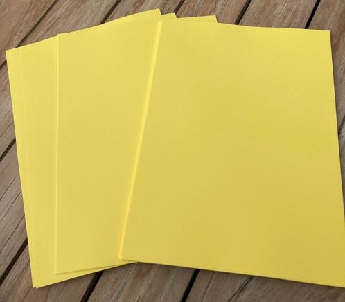 KNUTSELPAPIER A4 KANARIEGEEL 120 GRAM 100 vel., Diversen, Papierwaren, Nieuw, Ophalen of Verzenden