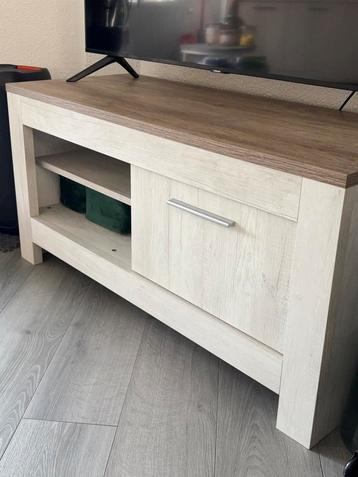 TV meubel beschikbaar voor biedingen