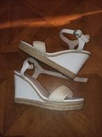 Sleehak sandalen wit maat 39, Kleding | Dames, Schoenen, Sandalen of Muiltjes, Ophalen of Verzenden, Wit, Zo goed als nieuw