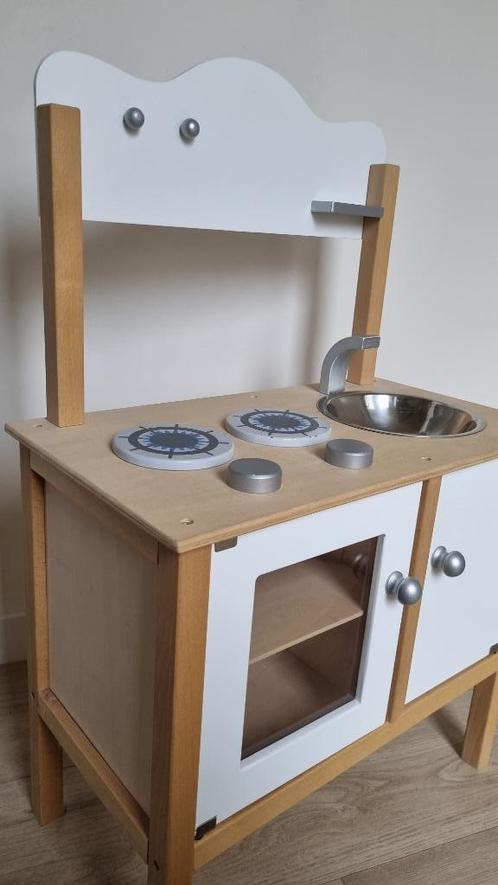 Speelgoed keuken + doos vol accessoires, Kinderen en Baby's, Speelgoed | Speelkeukens, Gebruikt, Speelkeuken, Hout, Ophalen