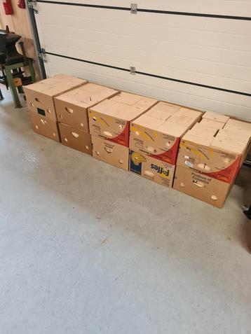 Te Koop, Haardhout Brandhout Blokken Vuren Vuurkorf beschikbaar voor biedingen