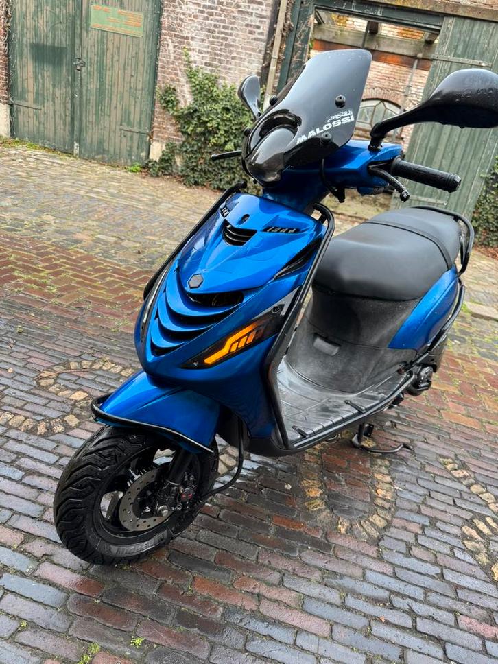 Piaggio Zip 2017 4t 2v brom, Fietsen en Brommers, Scooters | Piaggio, Zo goed als nieuw, Zip, Benzine, Ophalen