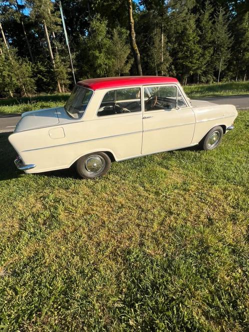 Te koop mooie en goed rijdende Opel kadett A 1965 rijd goed!, Auto's, Oldtimers, Bedrijf, Radio, Opel, Benzine, Sedan, Handgeschakeld