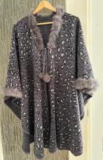 Poncho de tricotage, Ophalen, Zo goed als nieuw, Maat 46/48 (XL) of groter, Grijs