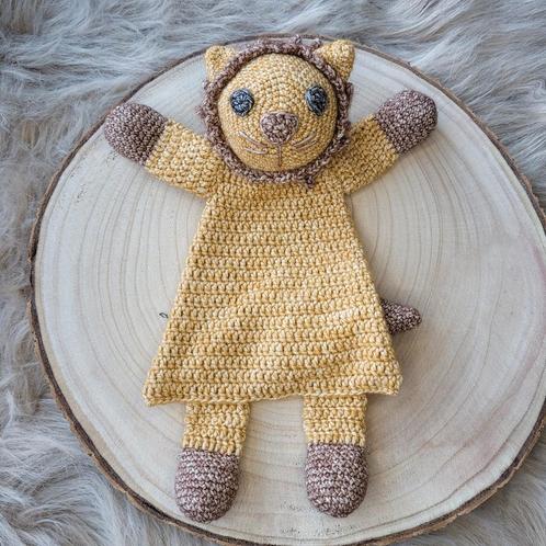 Gehaakte leeuw lappenpop knuffel, Kinderen en Baby's, Kraamcadeaus en Geboorteborden, Nieuw, Kraamcadeau, Ophalen of Verzenden