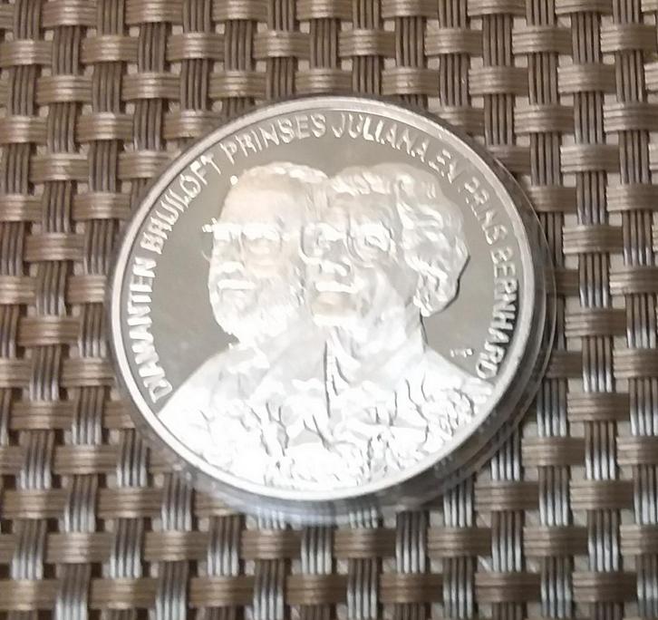Diamanten Bruiloft Juliana & Bernhard Penning zilver, Postzegels en Munten, Munten | Nederland, Koningin Juliana, Zilver, Verzenden