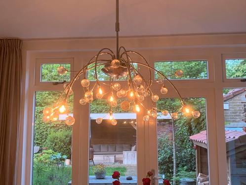 Kroonluchter met halogeenlampjes en kristallen bollen, Huis en Inrichting, Lampen | Kroonluchters, Gebruikt, Glas, Metaal, Ophalen