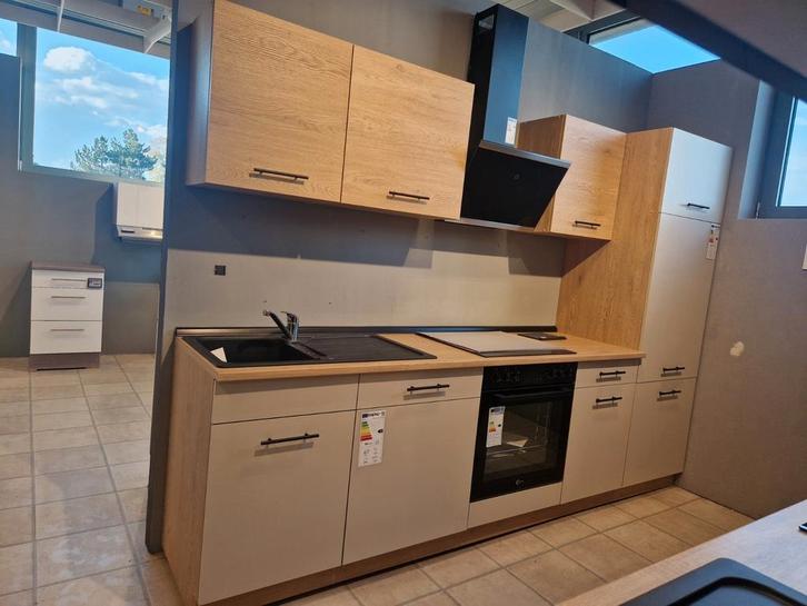Keuken nieuw 280 cm exclusief in kleur topproduct en prijs, Huis en Inrichting, Keuken | Complete keukens, Nieuw, Enkelwandige keuken