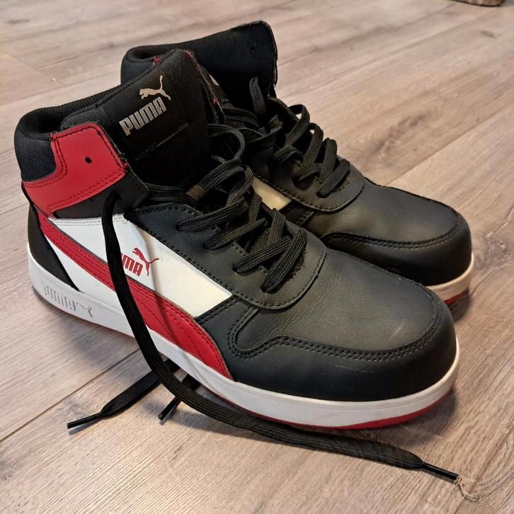Werkschoenen / sneakers puma maat 44, Kleding | Heren, Schoenen, Zo goed als nieuw, Werkschoenen, Zwart, Ophalen of Verzenden