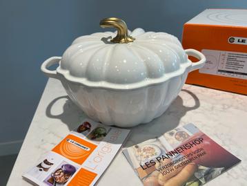 Le Creuset Pompoen 24 cm Wit Nieuw in de doos beschikbaar voor biedingen