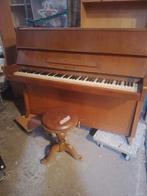 Piano met kruk  ( Petrof ), Muziek en Instrumenten, Ophalen, Gebruikt