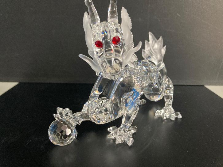 Swarovski jaarstuk de Draak, Verzamelen, Swarovski, Zo goed als nieuw, Figuurtje, Ophalen of Verzenden