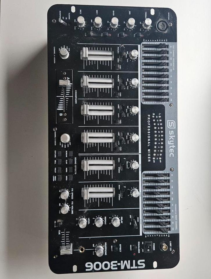 Skytec STM-3006 Mengpaneel - Professioneel, Muziek en Instrumenten, Mengpanelen, Gebruikt, 5 tot 10 kanalen, Microfooningang, Ophalen