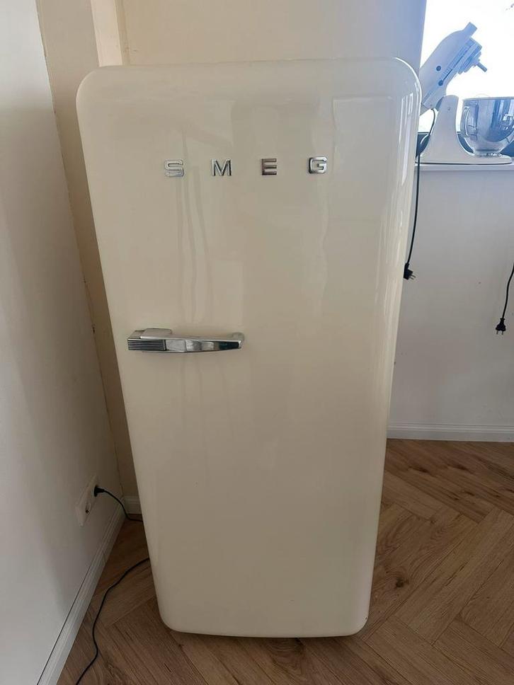 Smeg koelkast - niet werkend, Witgoed en Apparatuur, Koelkasten en IJskasten, Niet werkend, Met aparte vriezer, 200 liter of meer