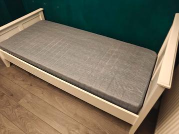 Ikea bedframe met matras - Gratis! - afbeelding 2