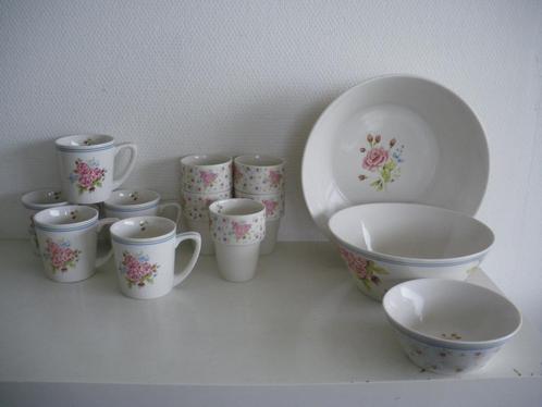 Jet Zarah servies, Huis en Inrichting, Keuken | Servies, Zo goed als nieuw, Bord(en), Overige stijlen, Porselein, Ophalen of Verzenden