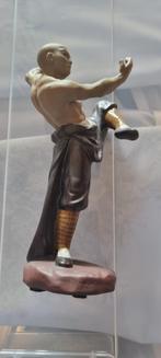 TK: Shaolin monnik beeldje., Antiek en Kunst, Kunst | Beelden en Houtsnijwerken, Ophalen of Verzenden