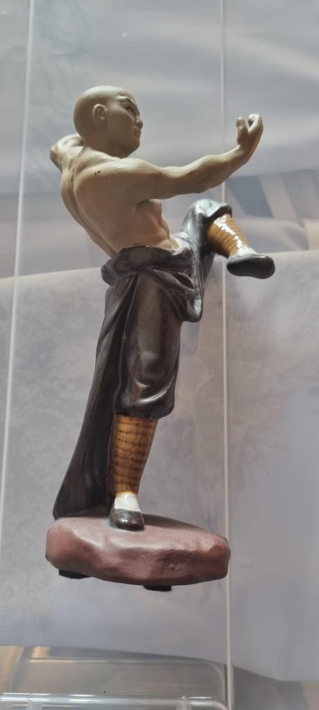 TK: Shaolin monnik beeldje., Antiek en Kunst, Kunst | Beelden en Houtsnijwerken, Ophalen of Verzenden