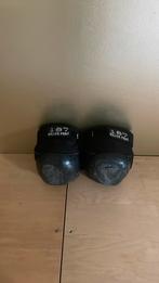 Stuntstep bescherming: Killerpads 187 + witte TSG helm, Fietsen en Brommers, Steps, Ophalen of Verzenden, Gebruikt, Kickbike, Custom