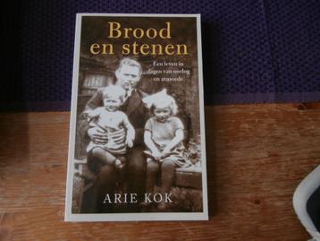 boek Brood en stenen Arie Kok Tweede Wereldoorlog ontbering beschikbaar voor biedingen