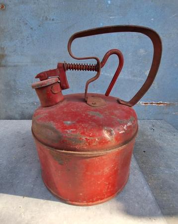 Amerikaanse benzinekan uit de Tweede Wereldoorlog  beschikbaar voor biedingen