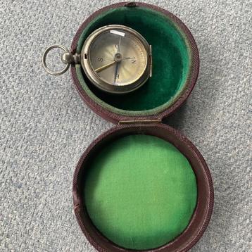 Antieke zak kompas in originele doos periode 1910-1920 beschikbaar voor biedingen