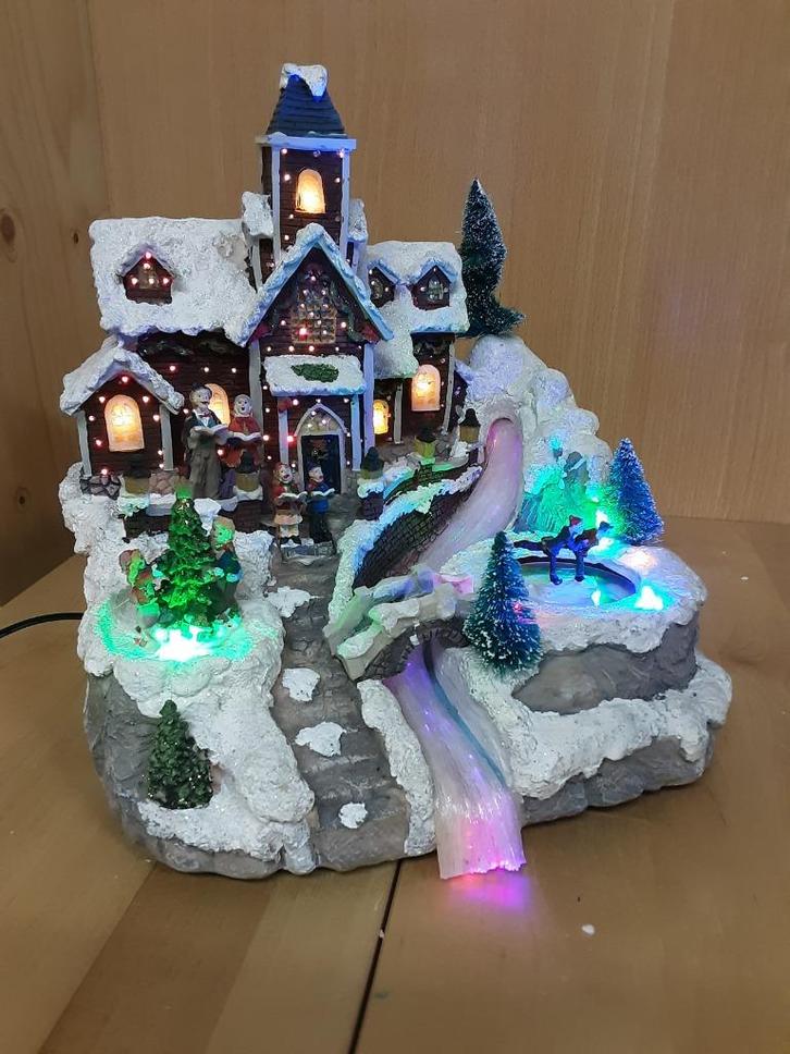 Kerstdorp / Kerst tafereel met verlichting en beweging, Diversen, Kerst, Zo goed als nieuw, Ophalen of Verzenden