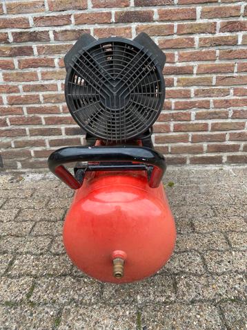 Compressor Brown 50L - Goed Onderhouden beschikbaar voor biedingen
