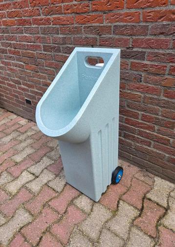 Pinkelpaal / Plaszuil / Urinoir beschikbaar voor biedingen