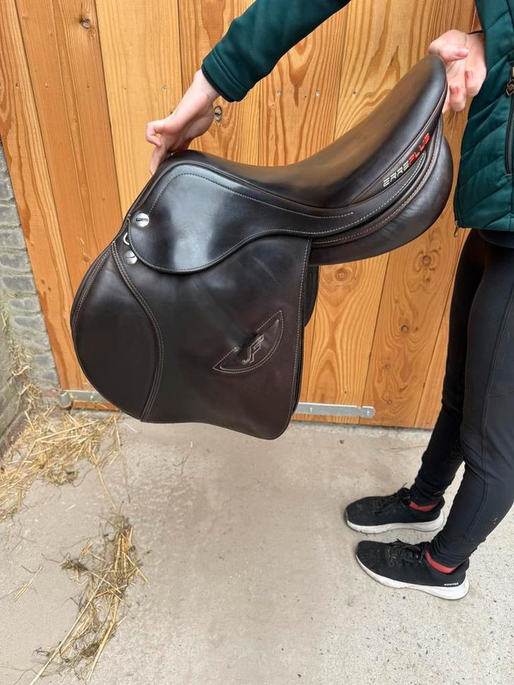 Erreplus springzadel, Dieren en Toebehoren, Paarden en Pony's | Zadels, Zo goed als nieuw, Springen, Ophalen of Verzenden