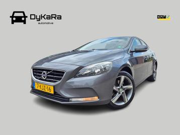 Volvo V40 1.6 T3 Momentum Navi, Camera, Trekhaak NAP Dealer  beschikbaar voor biedingen