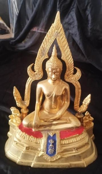 Phra Buddha Chinnaray Bucha. beschikbaar voor biedingen