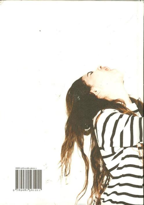 One Seventy Four - a book about girls. Valentina Vos - fotog, Boeken, Mode, Zo goed als nieuw, Mode algemeen, Verzenden