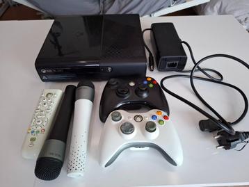 XBOX 360 E New Slim 250GB Edition met 30 games beschikbaar voor biedingen
