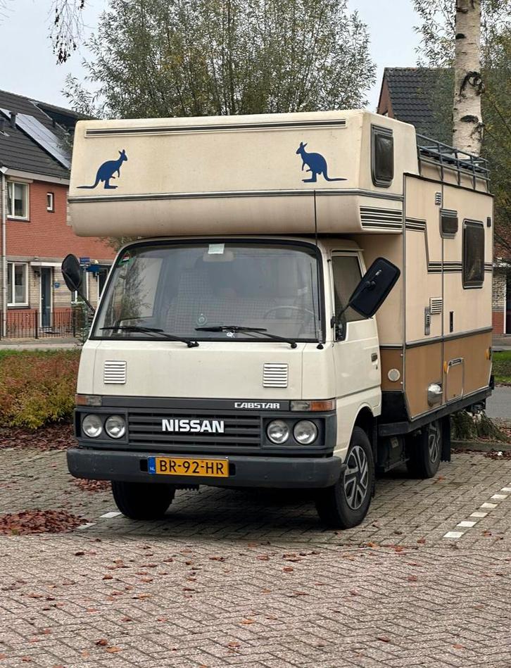 Retro alkoof camper Nissan Cabstar 4 personen, Caravans en Kamperen, Campers, Particulier, tot en met 4, Alkoof, Overige merken