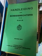 Boek Handleiding scheidsrechters KNVB 1971, Ophalen of Verzenden, Gelezen, Overige onderwerpen