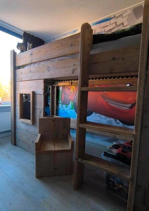 Steigerhout bed hoogslaper met leuke stoel, Kinderen en Baby's, Kinderkamer | Stapelbedden en Hoogslapers, Gebruikt, Hoogslaper