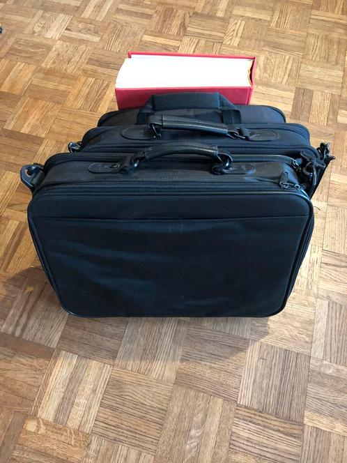 Set van 3 zwarte Targus-aktetassen - Uitstekende staat, Computers en Software, Laptoptassen, Zo goed als nieuw, Ophalen of Verzenden