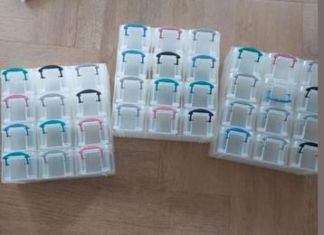 3 Dozijn Opbergbakjes met 12 Vakjes beschikbaar voor biedingen