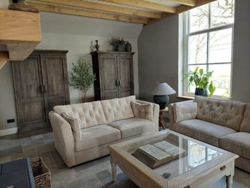 ONZE KASTEN EN BANKEN bij onze klanten, neem een kijkje beschikbaar voor biedingen