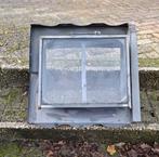 metalen dakraam 68 x 63 (b x h), Doe-het-zelf en Verbouw, Glas en Ramen, Ophalen, Gebruikt, Minder dan 80 cm, Minder dan 80 cm