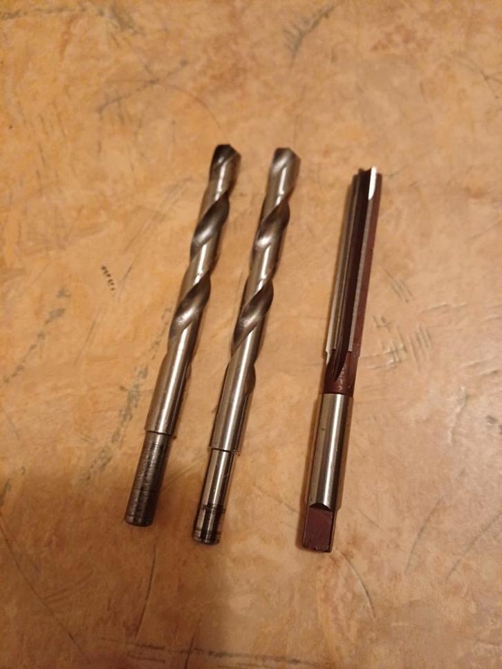 Te koop 2 metaal boren 12 mm 1 handruimer 12 mm, Doe-het-zelf en Verbouw, Gereedschap | Handgereedschap, Ophalen of Verzenden